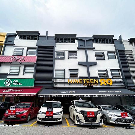 Cel Hotel Skudai Esterno foto