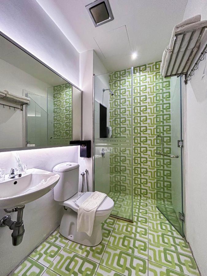 Cel Hotel Skudai Esterno foto