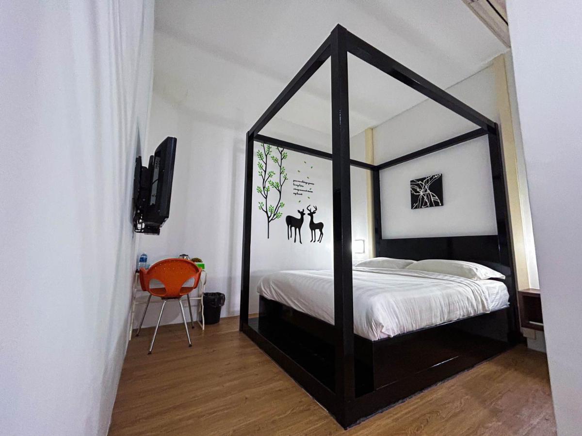 Cel Hotel Skudai Esterno foto